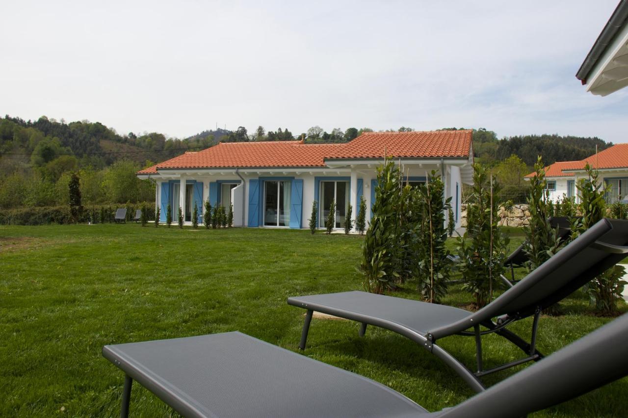 El Pueblin De Ribadesella Aparthotel Bagian luar foto